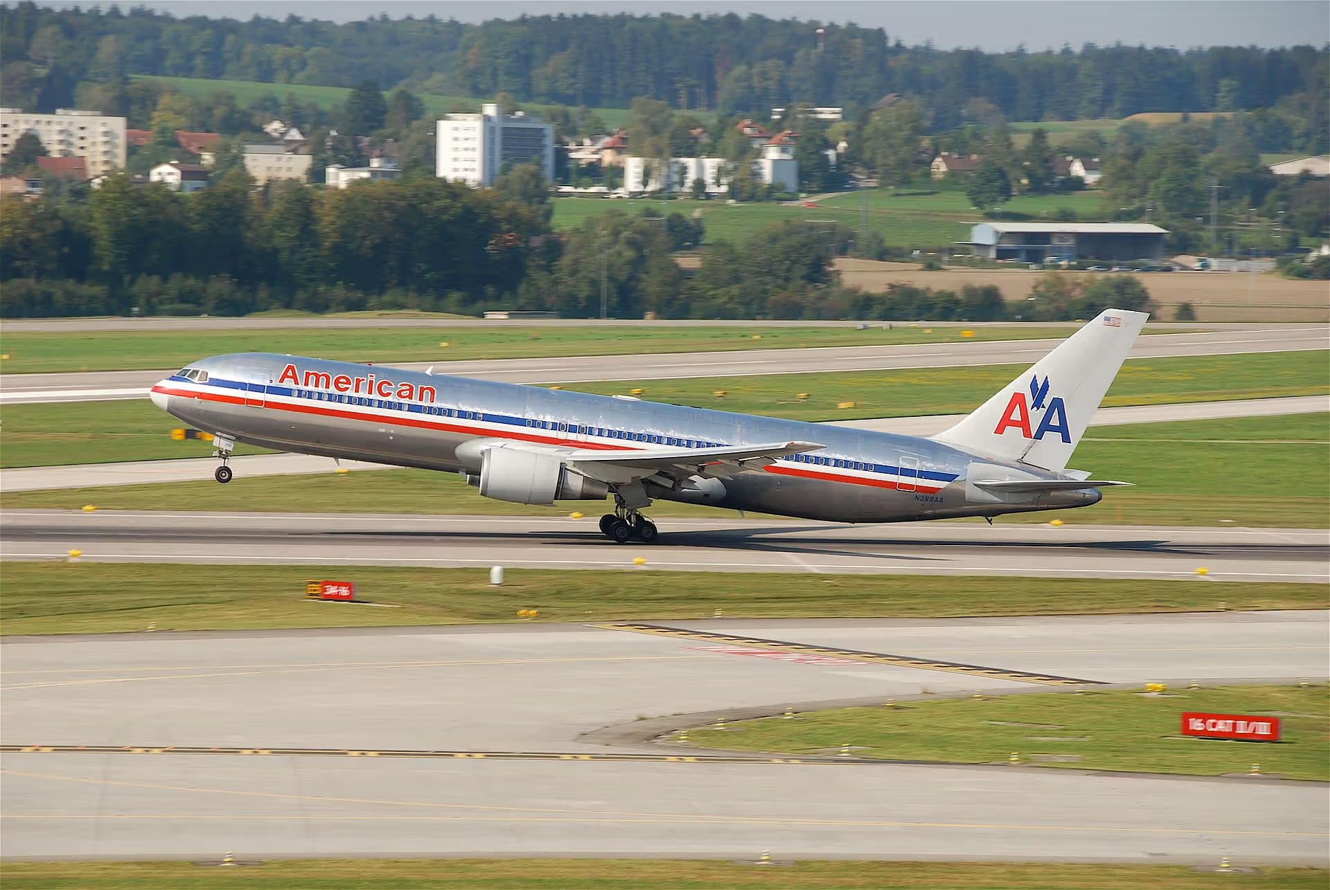 N388AA — Twin-engine aircraft