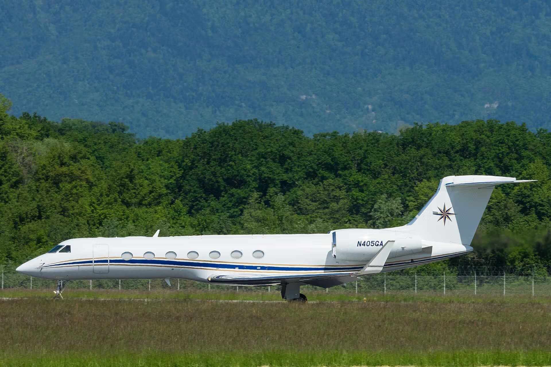 N405GA — Business jet