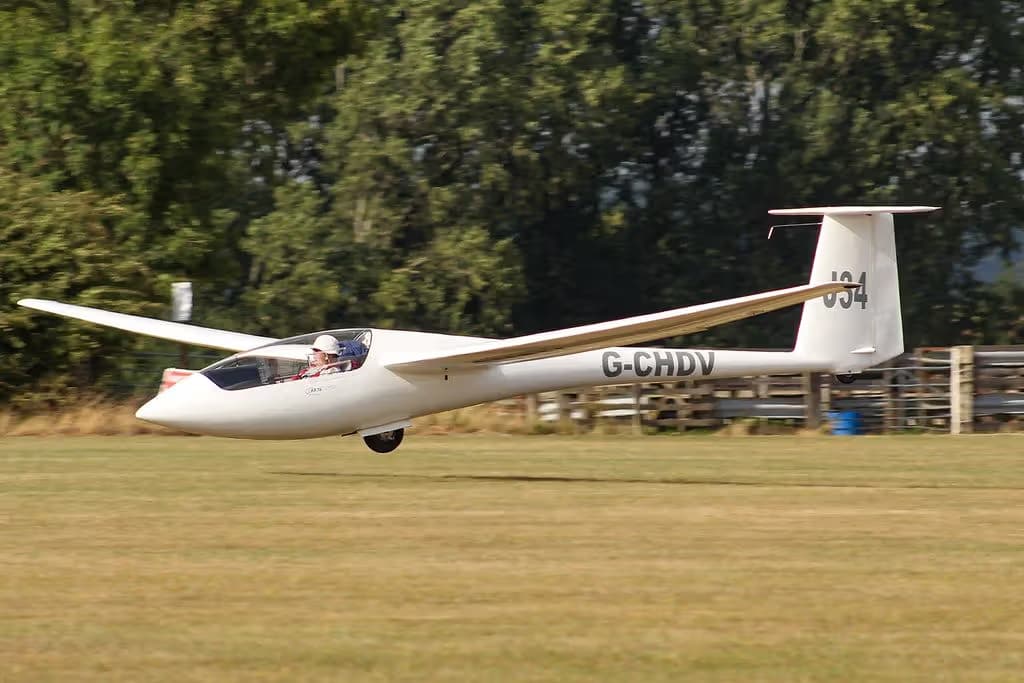 G-CHDV — Glider