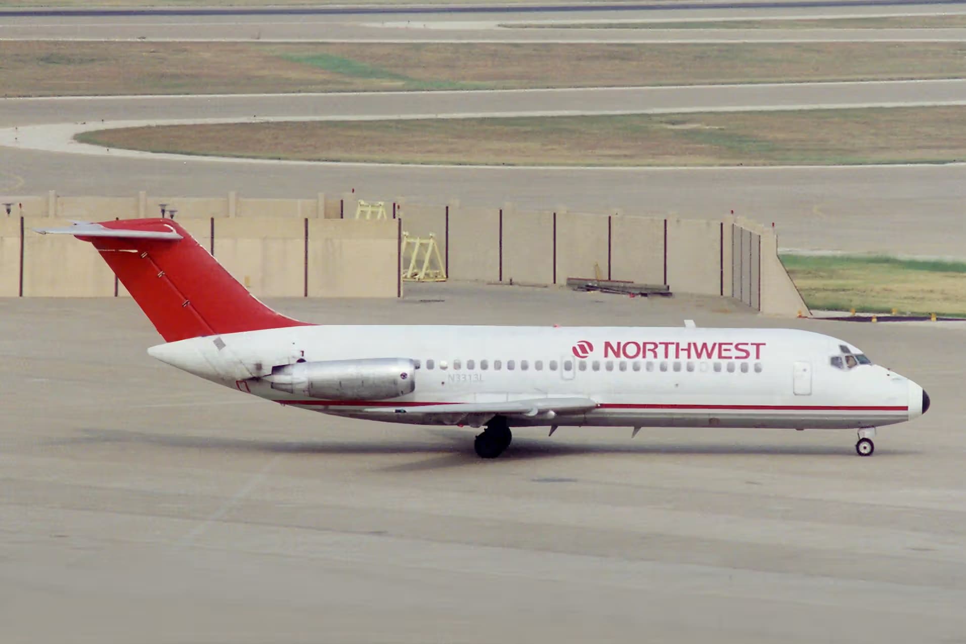 N3313L — Douglas