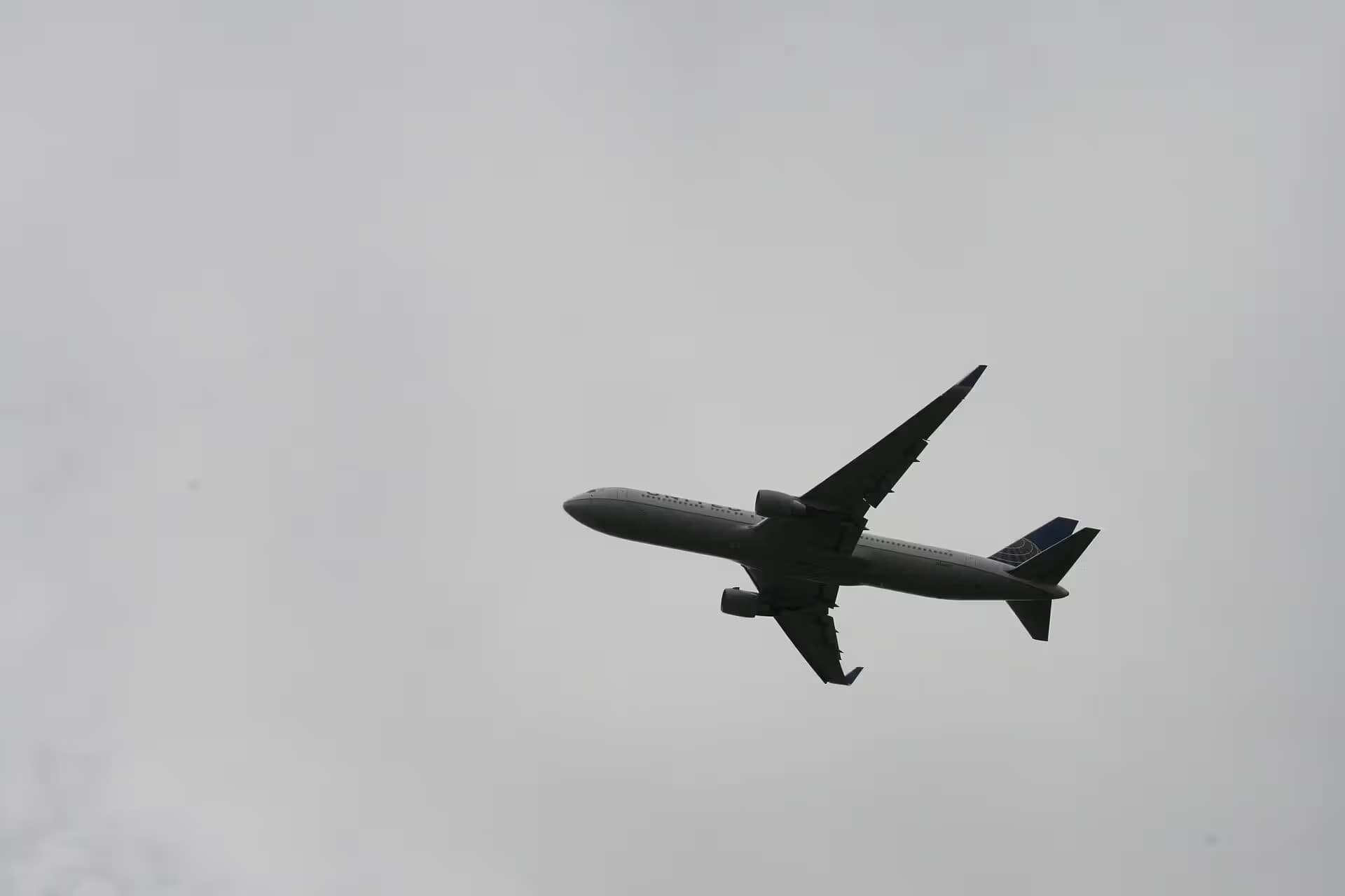 N664UA — Boeing