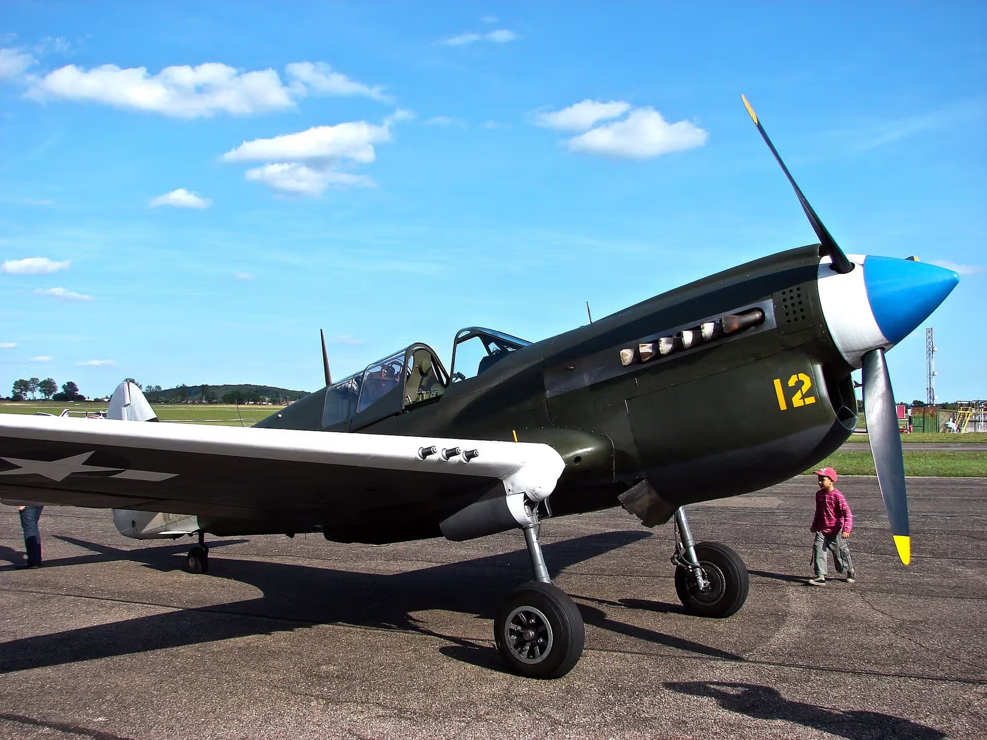 Unidentified — Single-engine aircraft