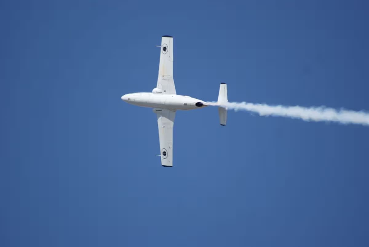 Unidentified — Single-engine aircraft
