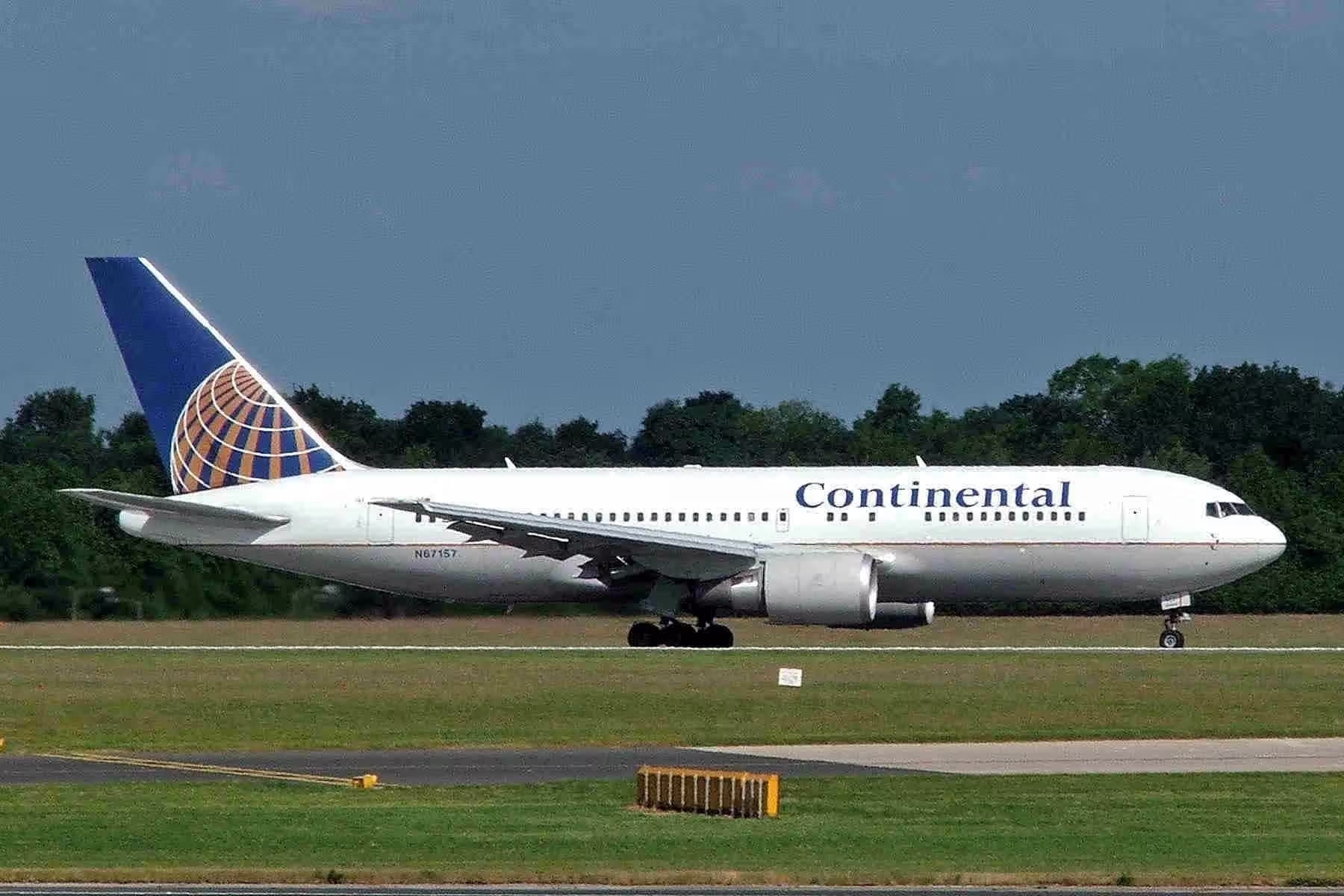 N67157 — Twin-engine aircraft