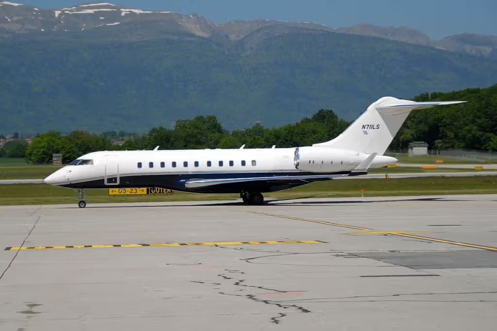 N711LS — Business jet