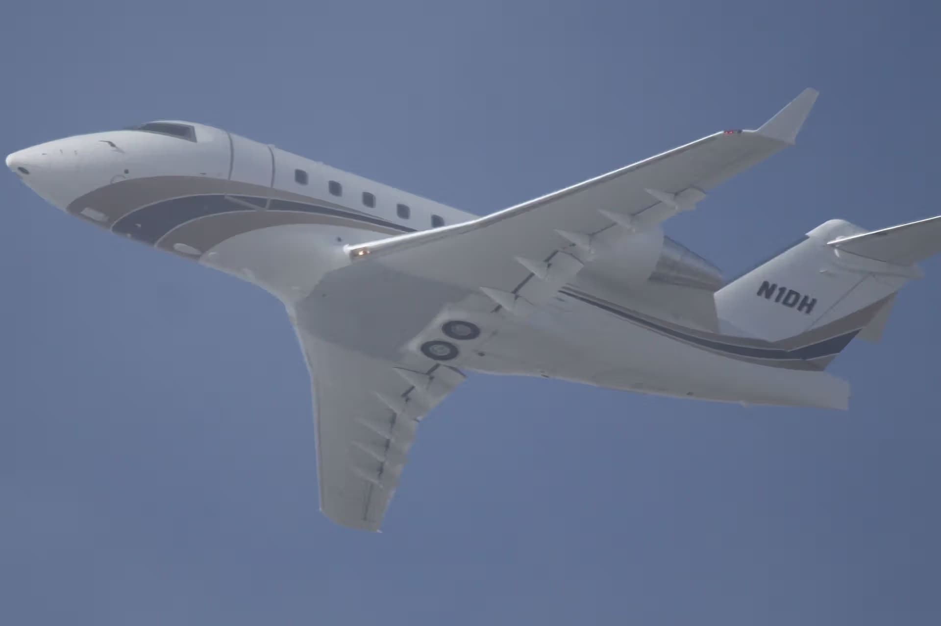 N1DH — Business jet