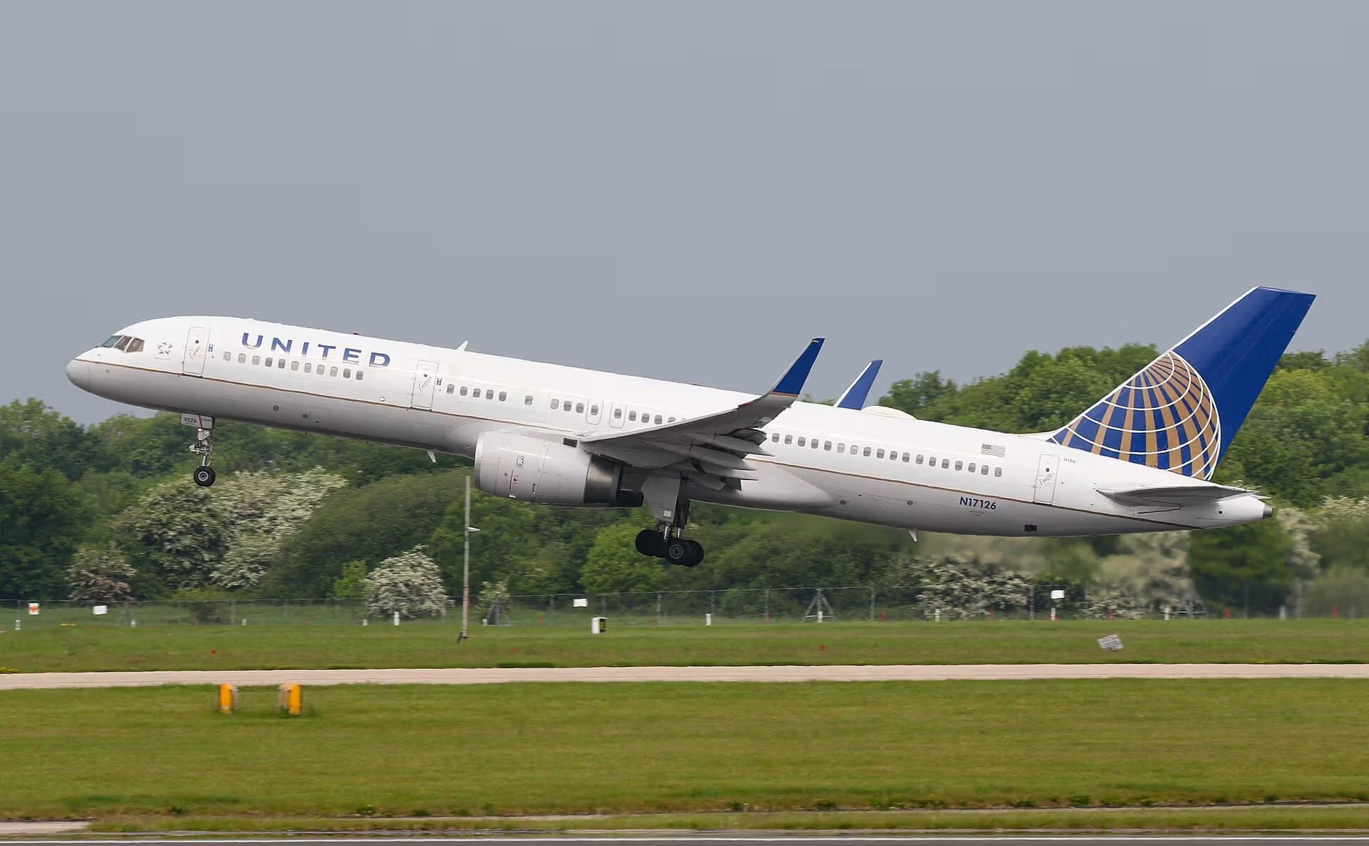 N17126 — Twin-engine aircraft