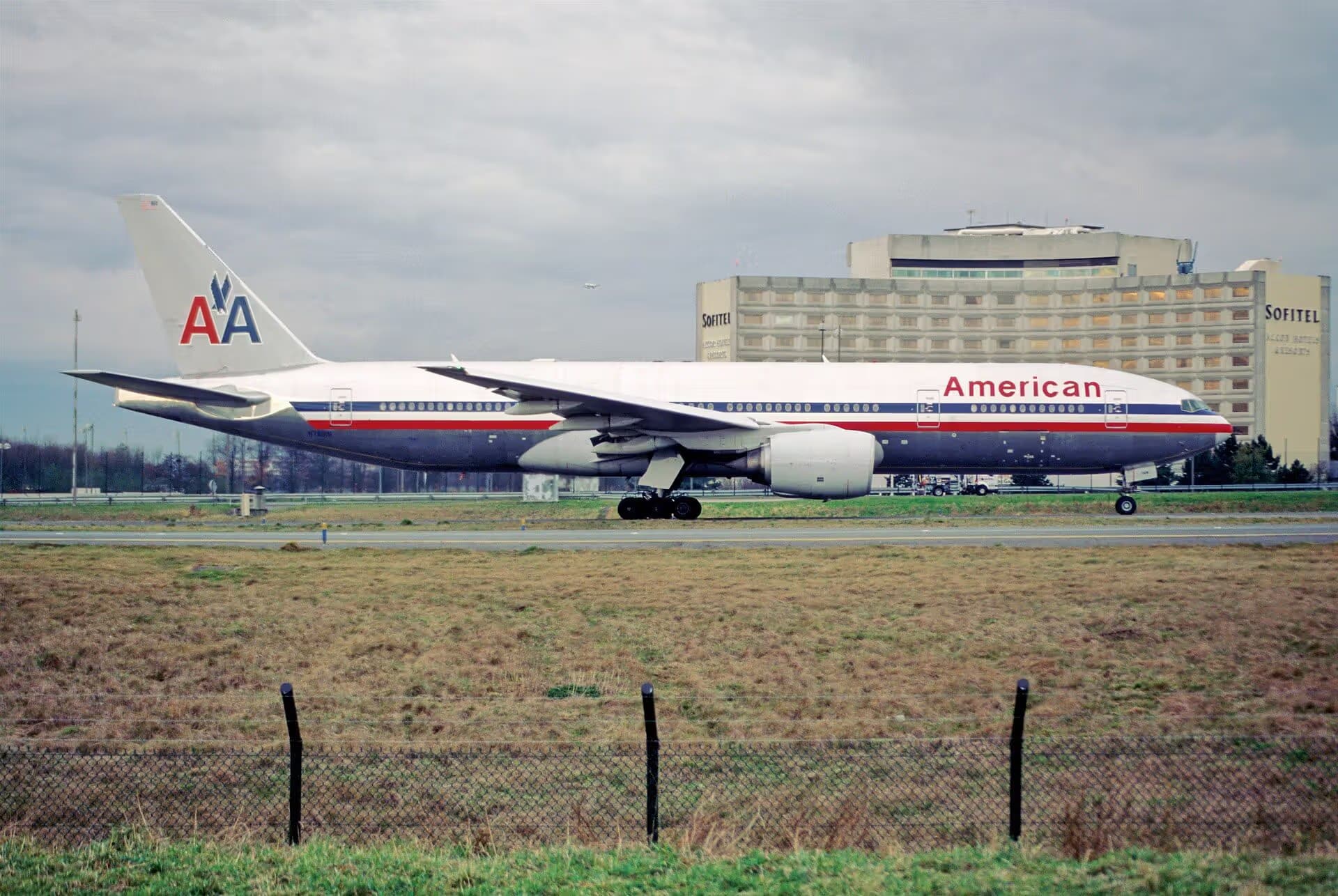 N786AN — Twin-engine aircraft