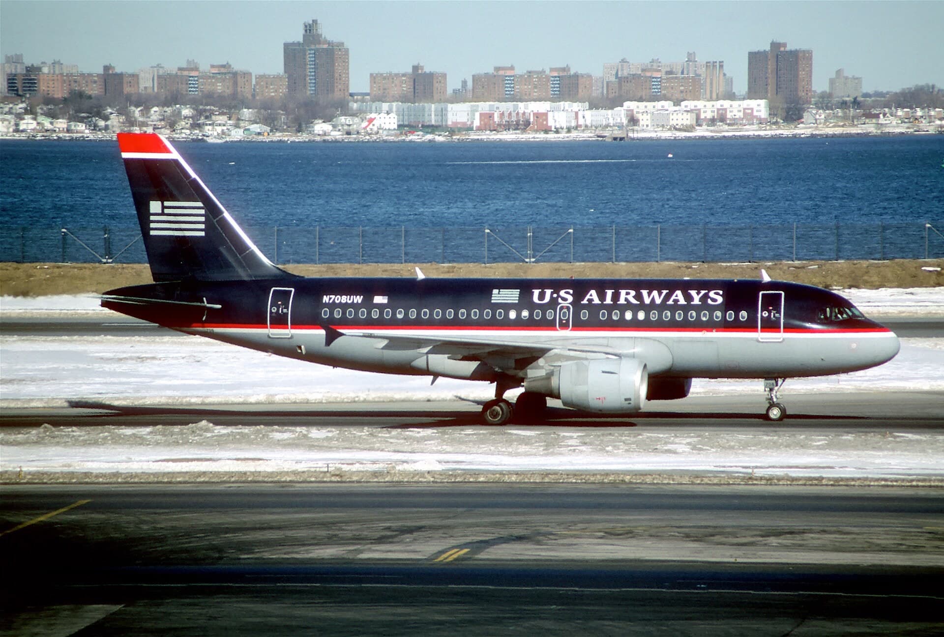 N708UW — Airbus