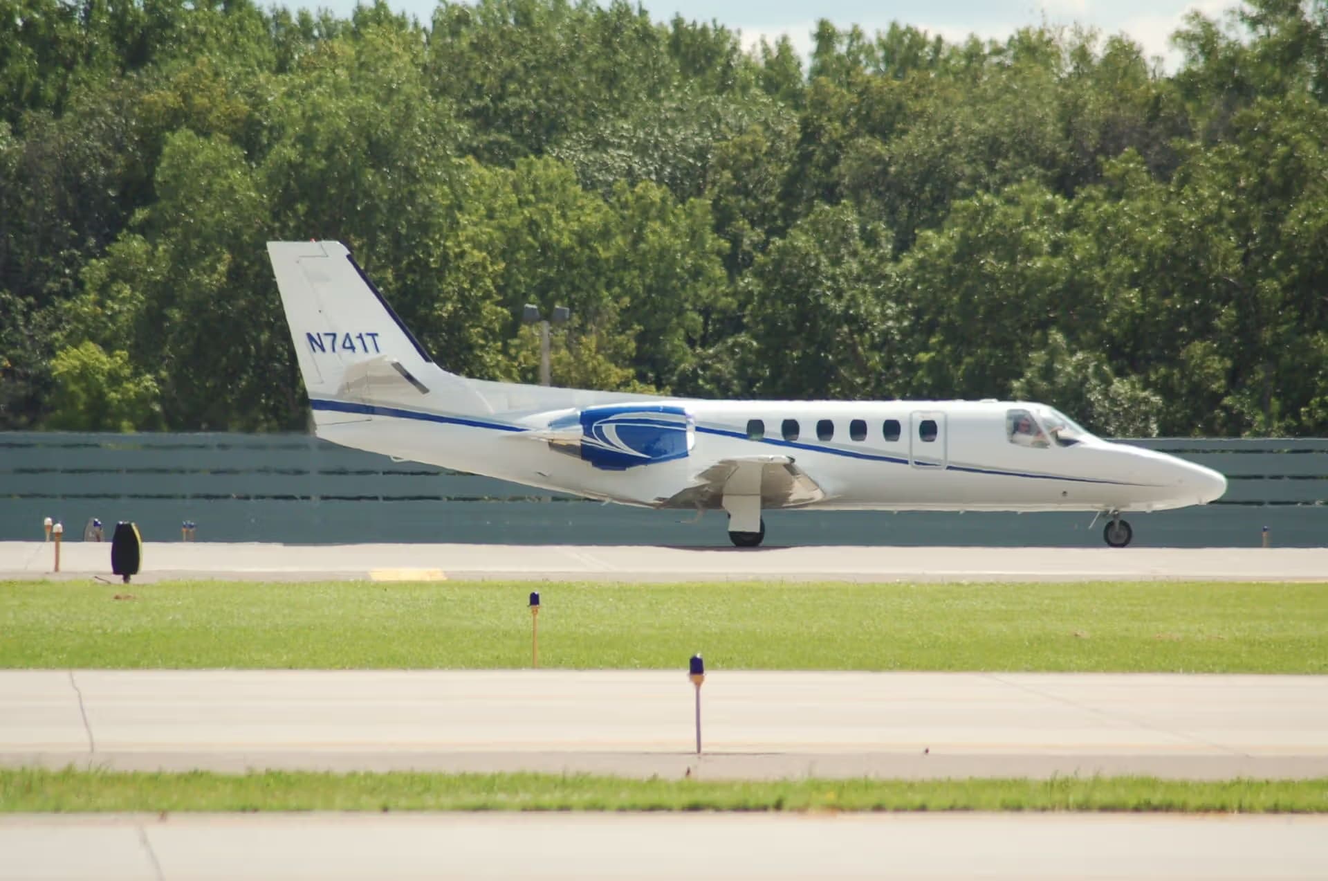 N741T — Business jet