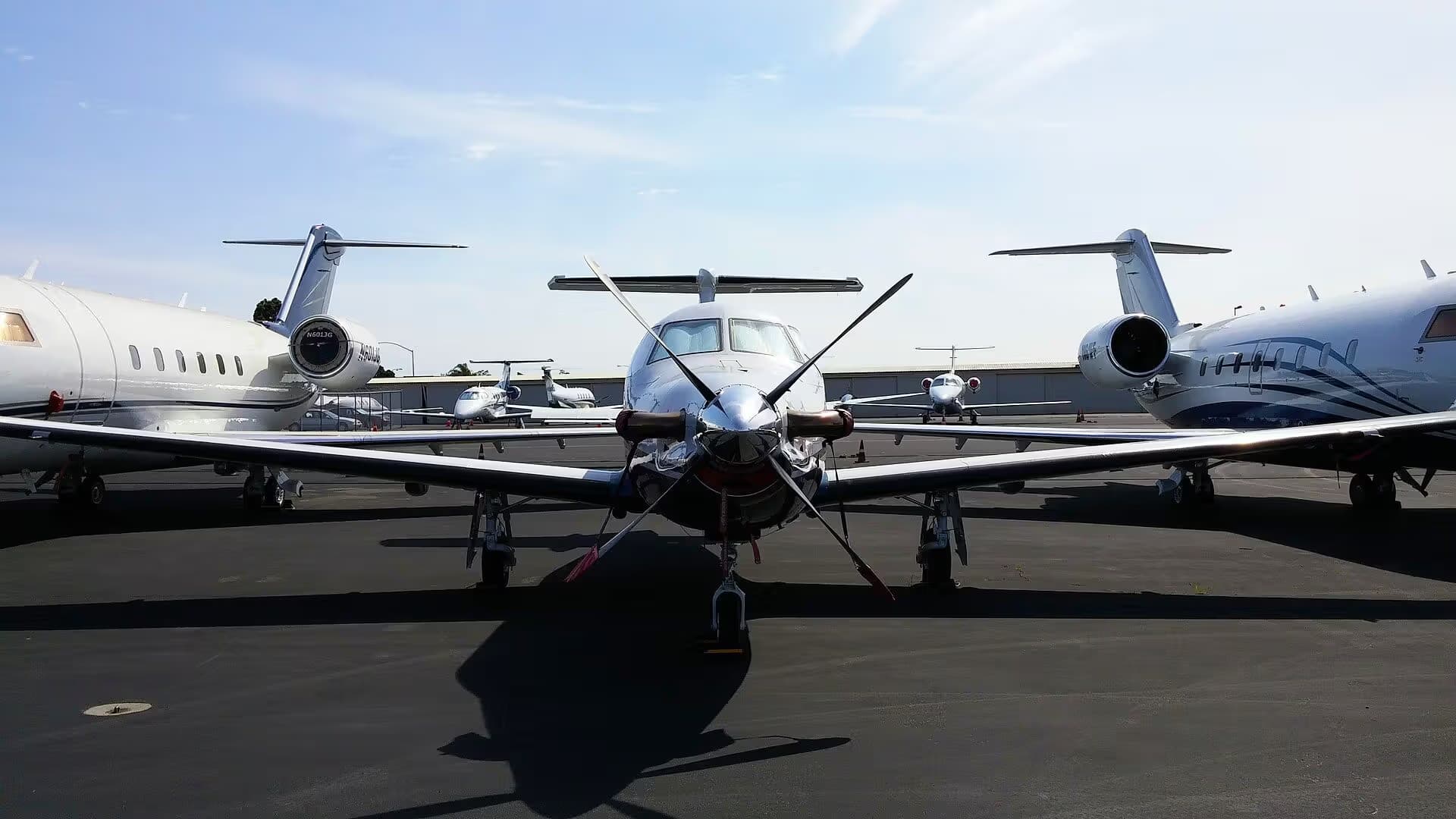 N777JZ — Business jet