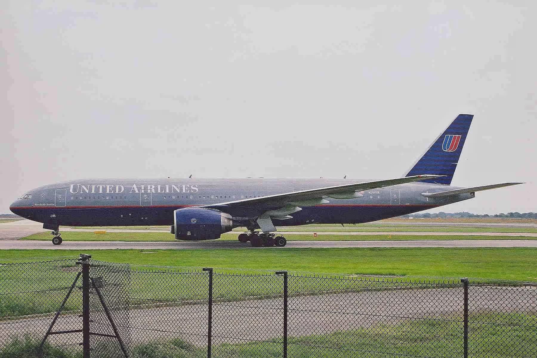 N208UA — Boeing