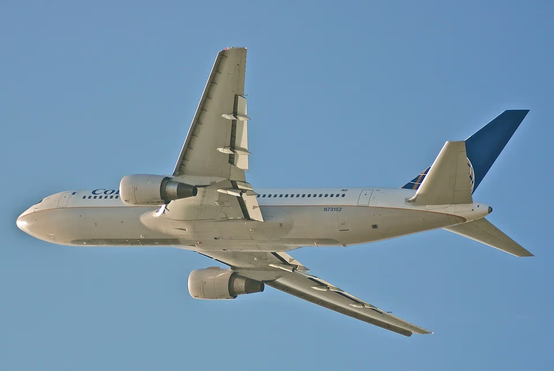 N73152 — Twin-engine aircraft