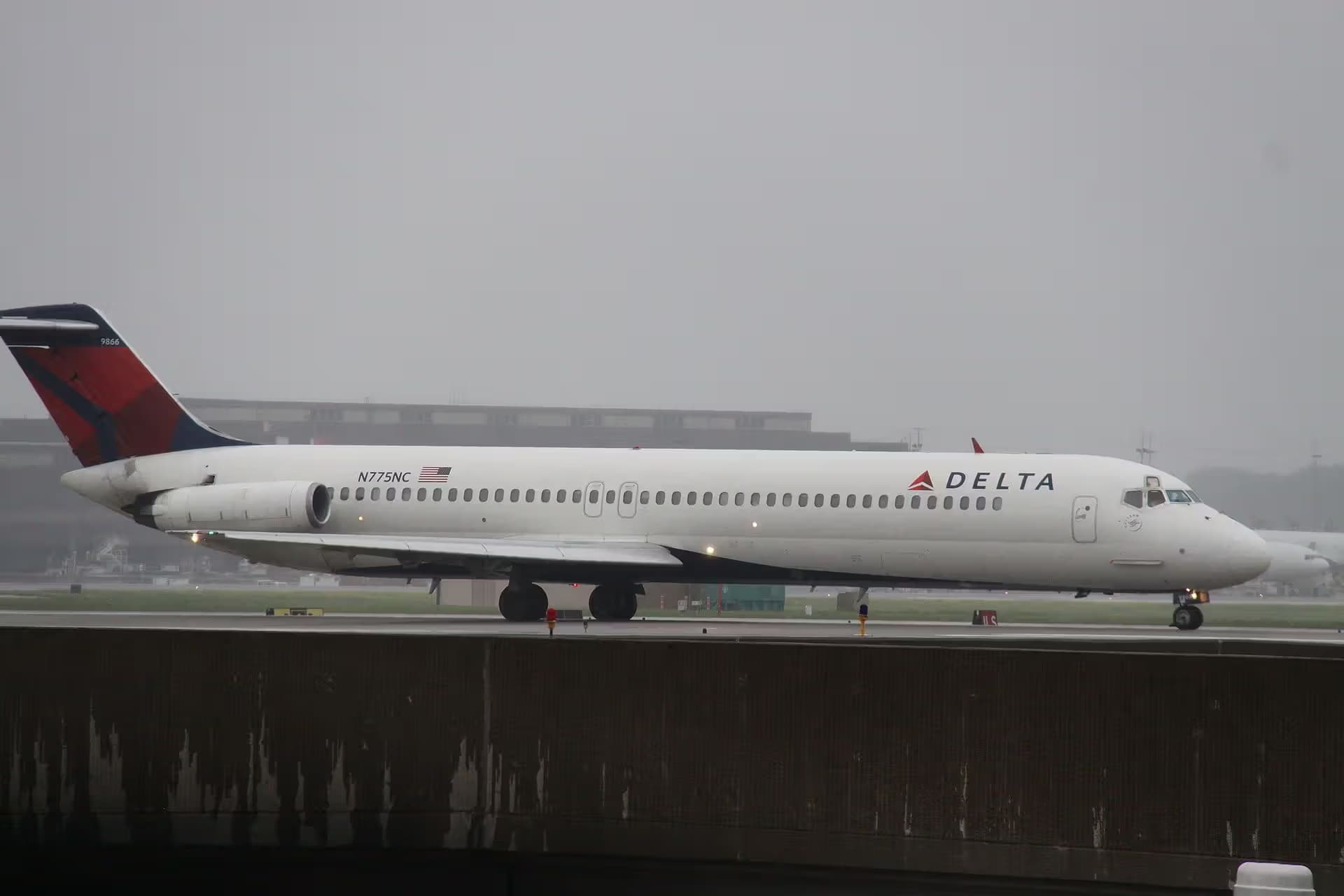 N775NC — Douglas
