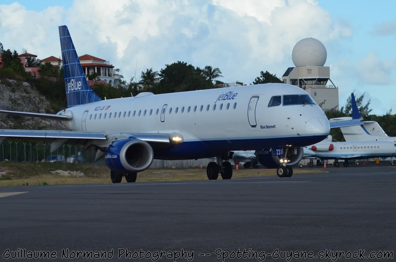 N231JB — Twin-engine aircraft