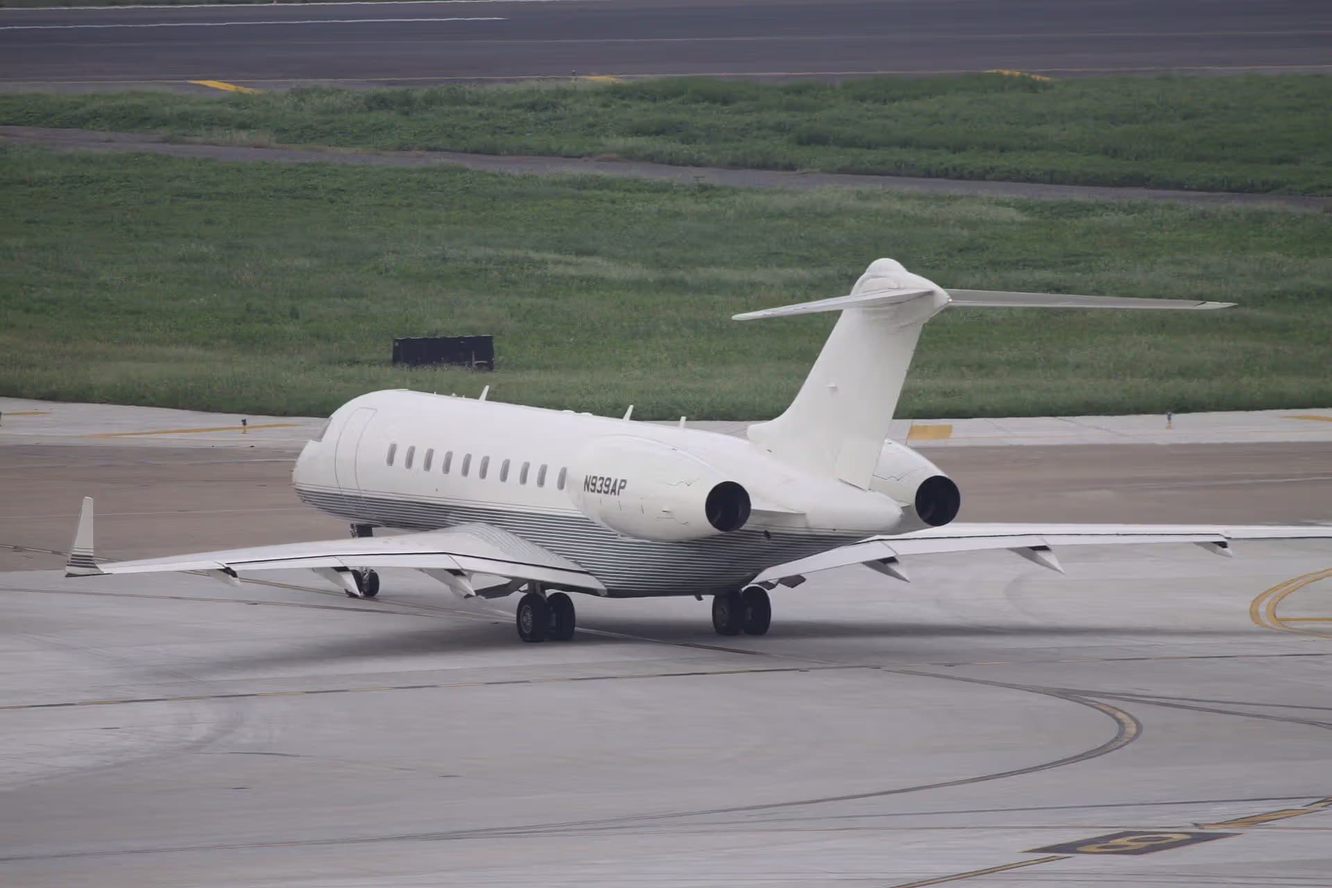 N939AP — Business jet