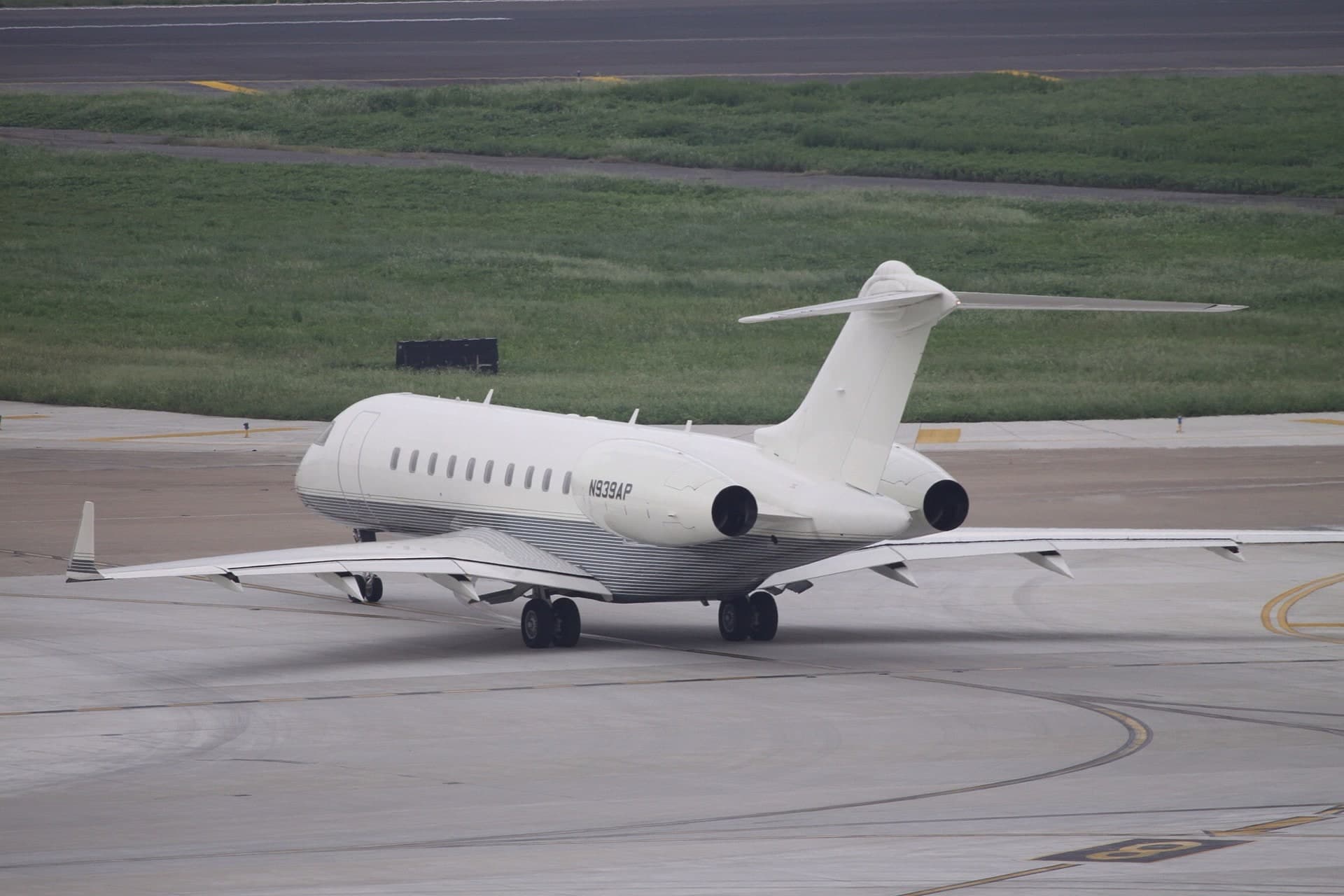 N939AP — Business jet