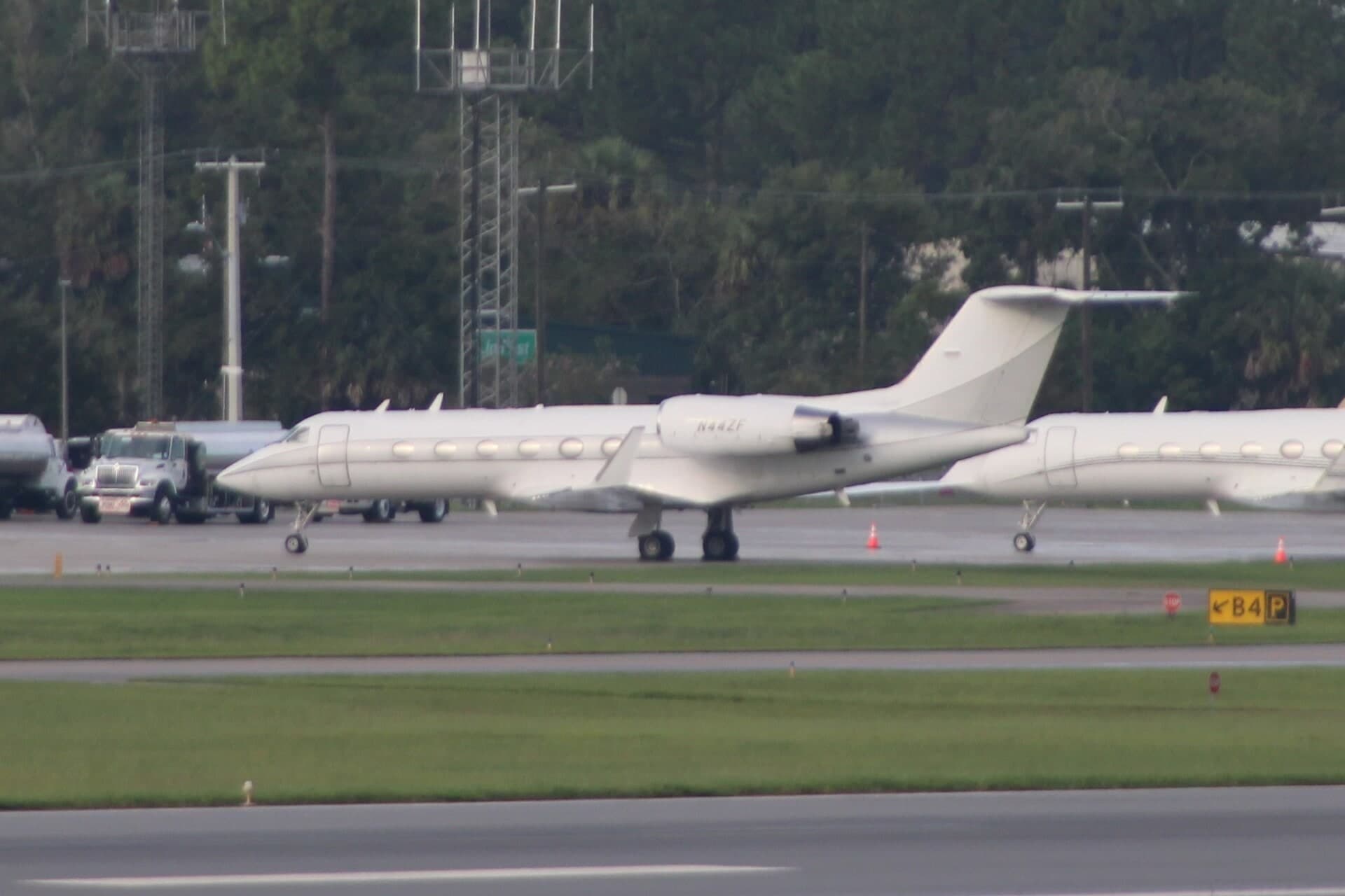N44ZF — Business jet