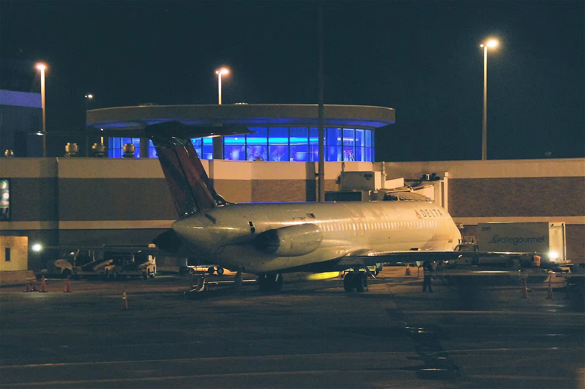 N769NC — Twin-engine aircraft