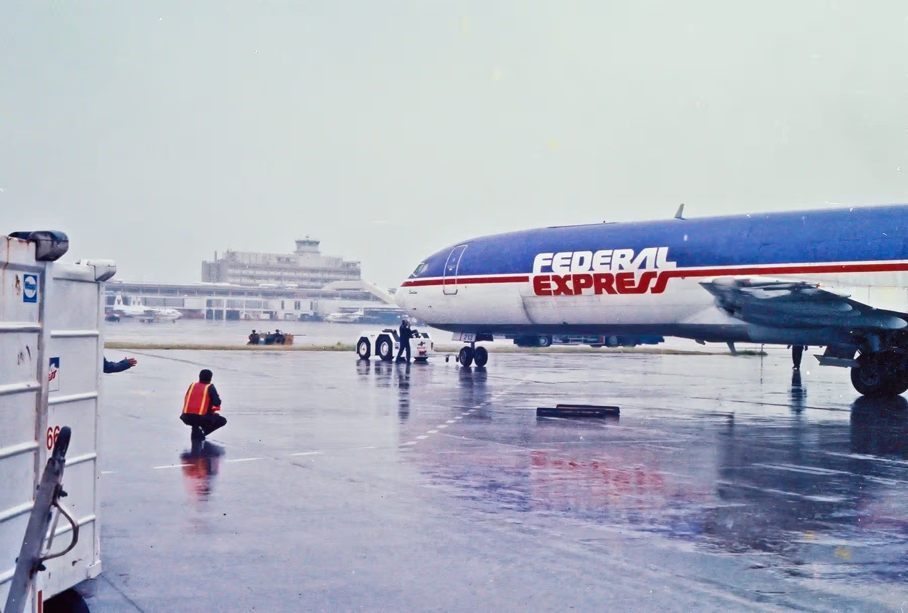 N213FE — Aircraft