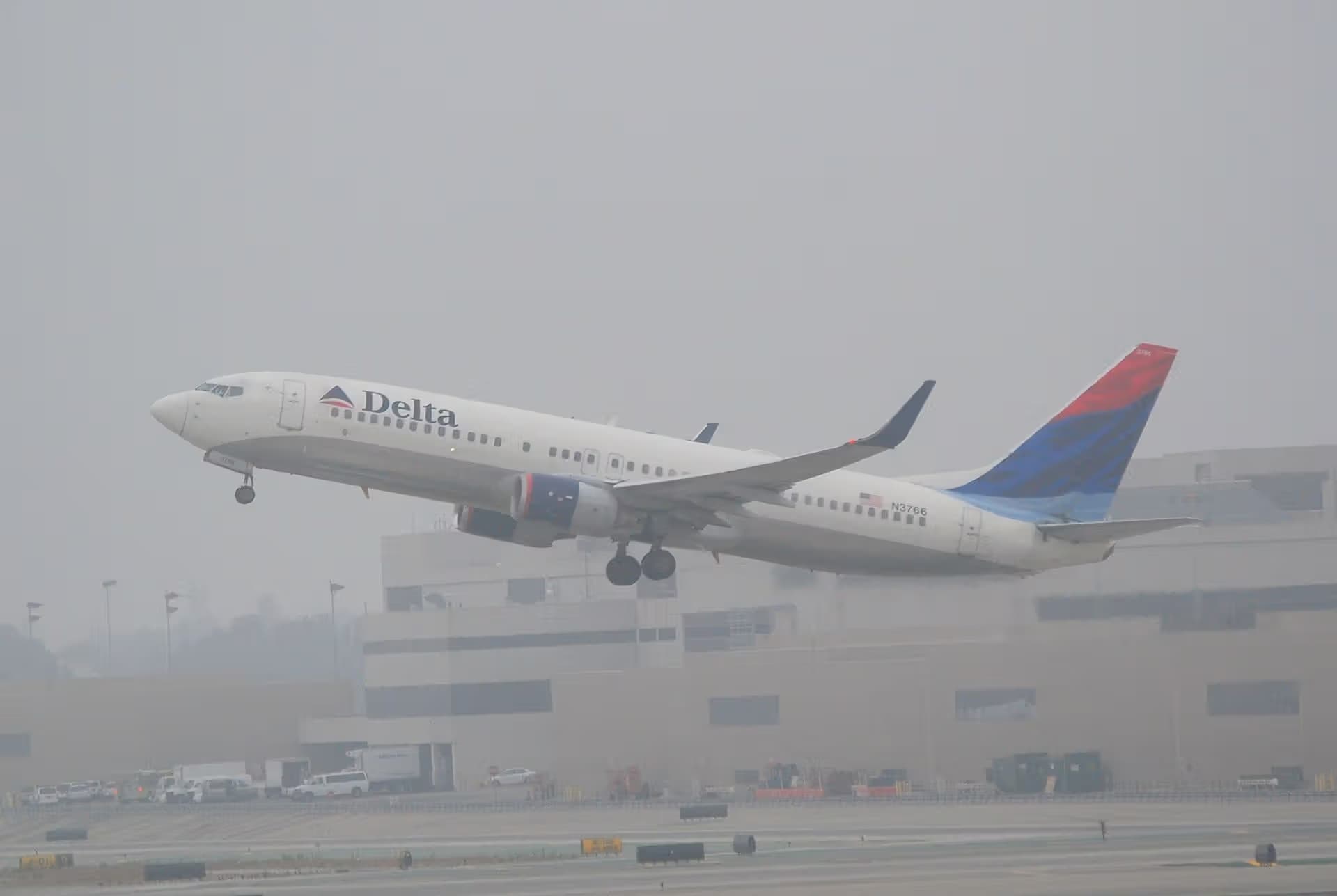 N3766 — Twin-engine aircraft