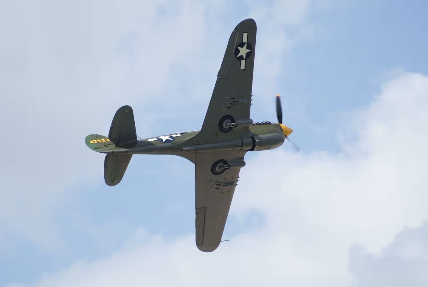 Unidentified — Twin-engine aircraft
