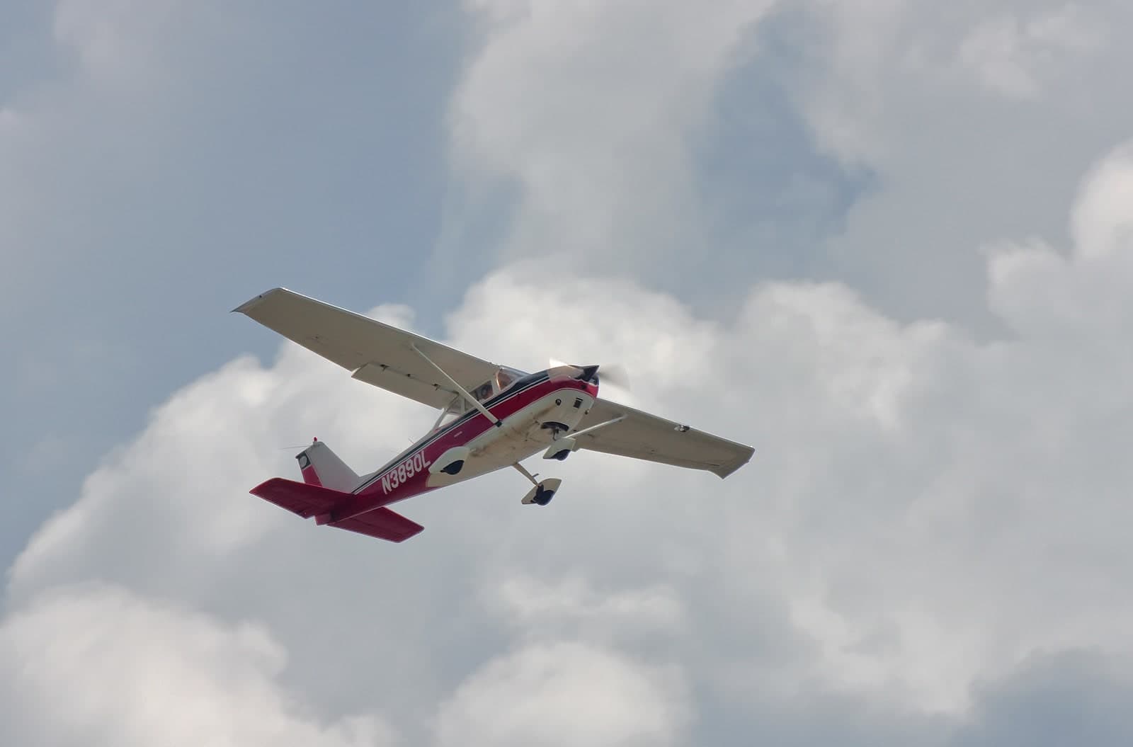 N3890L — Cessna