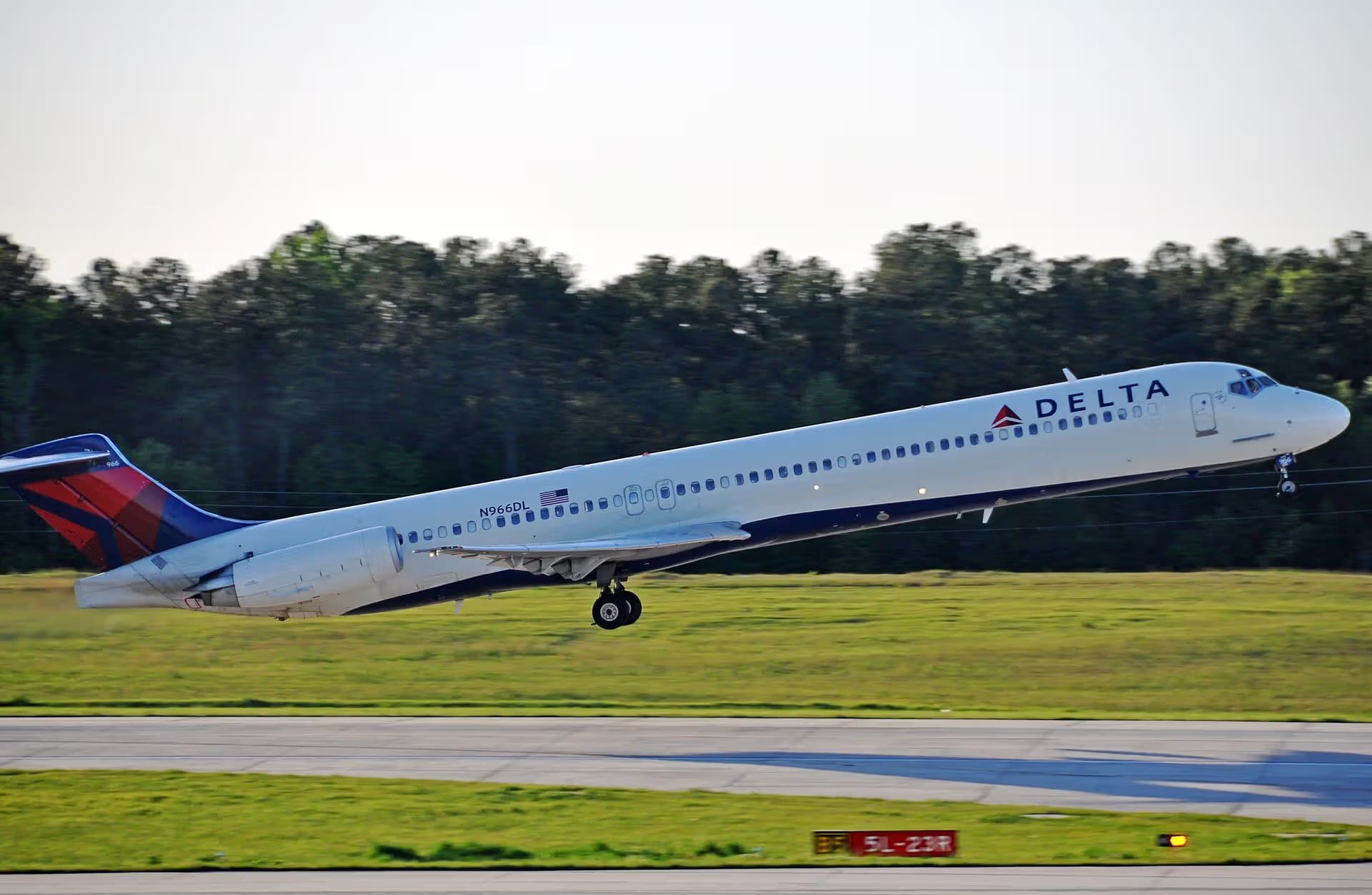 N966DL — Aircraft