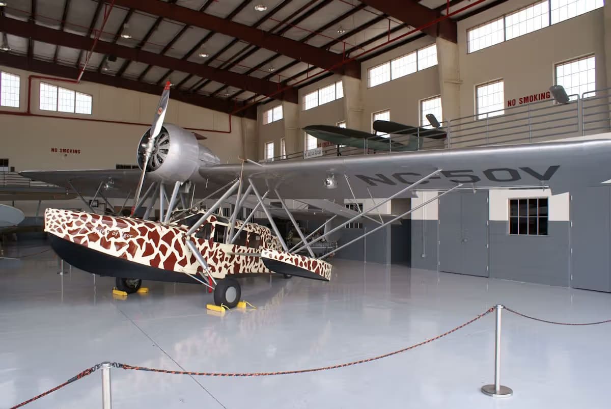 Unidentified — Single-engine aircraft