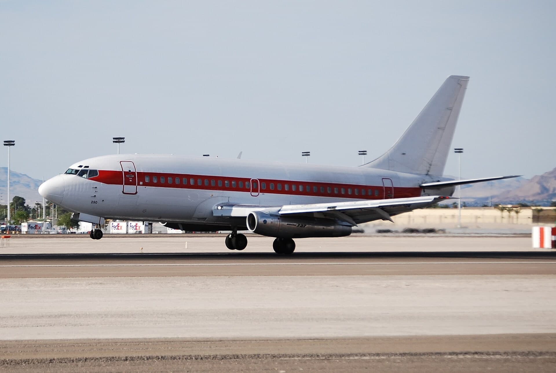 N4529W — Twin-engine aircraft