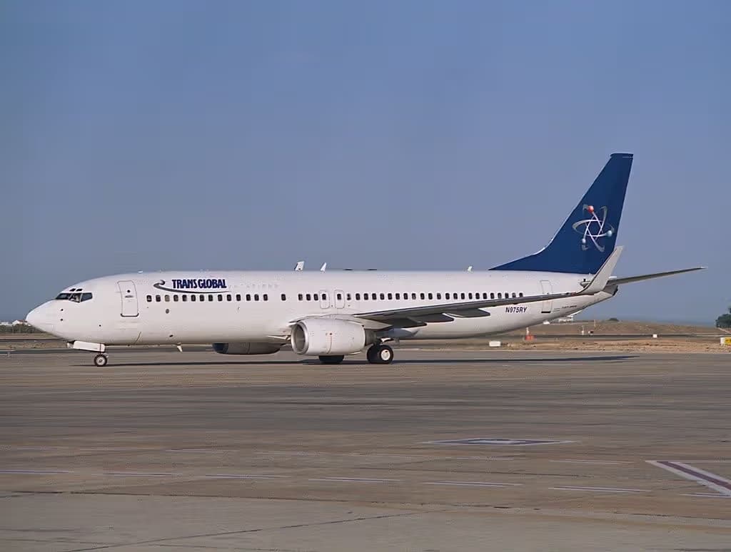 N975RY — Twin-engine aircraft