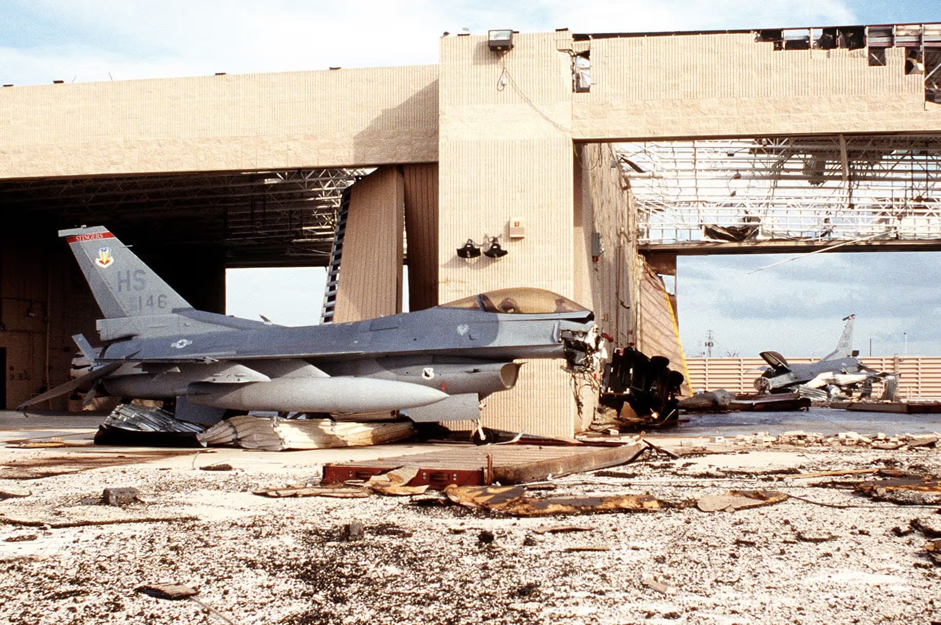 Unidentified — Single-engine aircraft