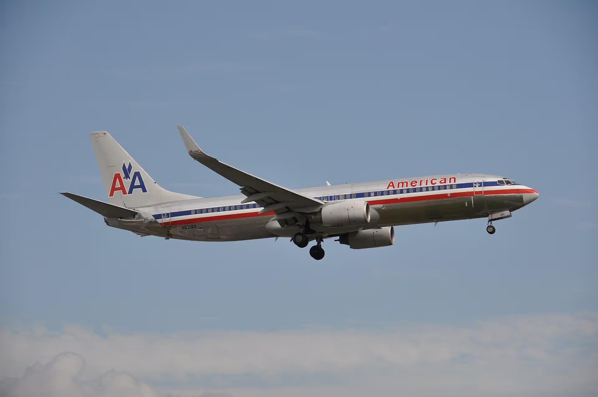 N931AN — Twin-engine aircraft