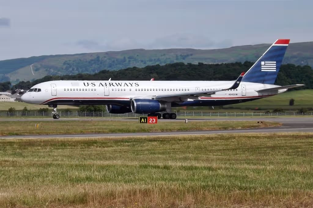 N940UW — Twin-engine aircraft