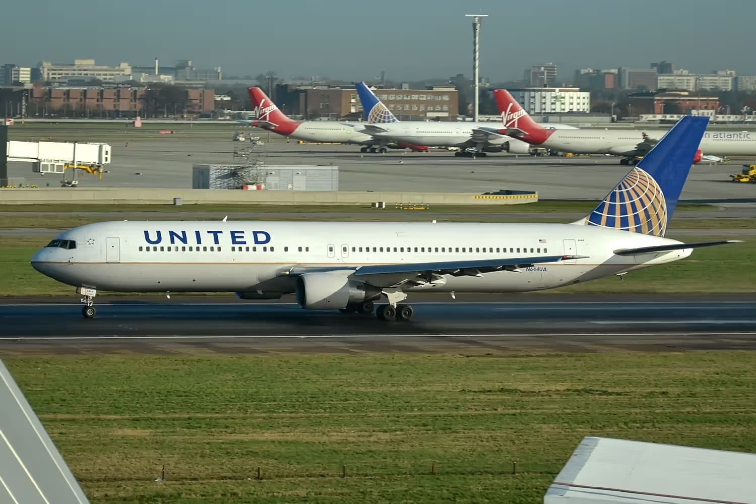 N644UA — Boeing