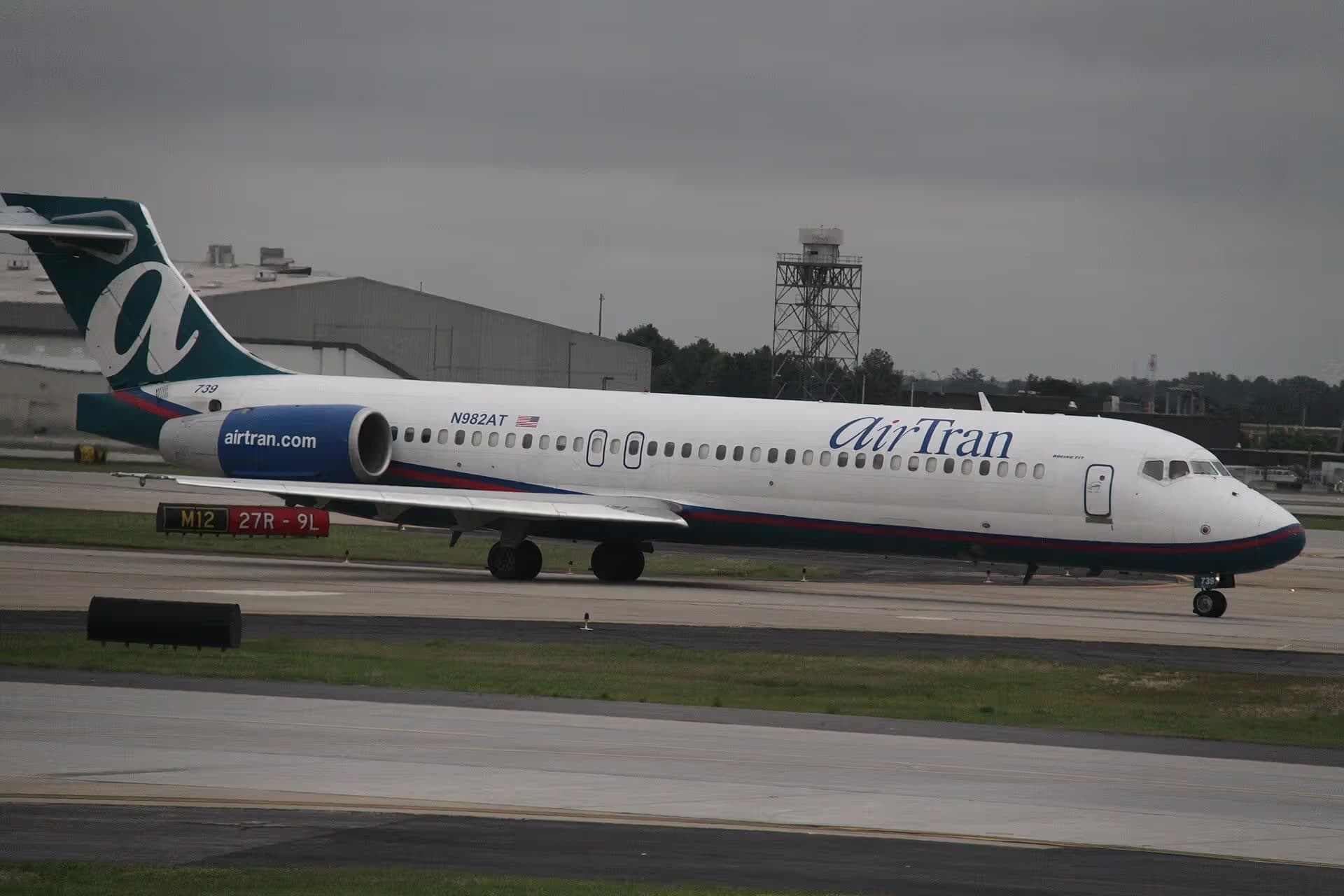 N982AT — Boeing