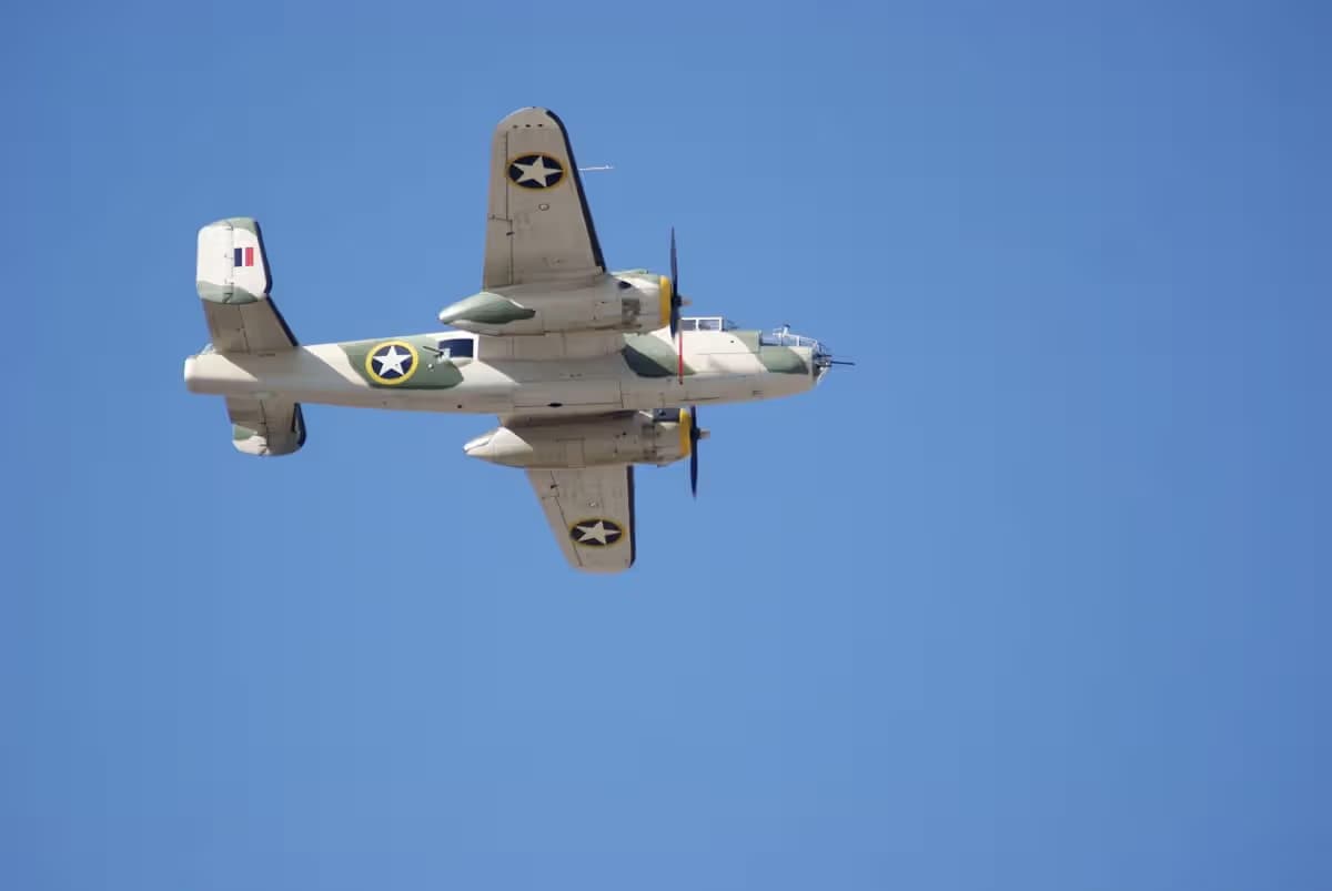 Unidentified — Twin-engine aircraft