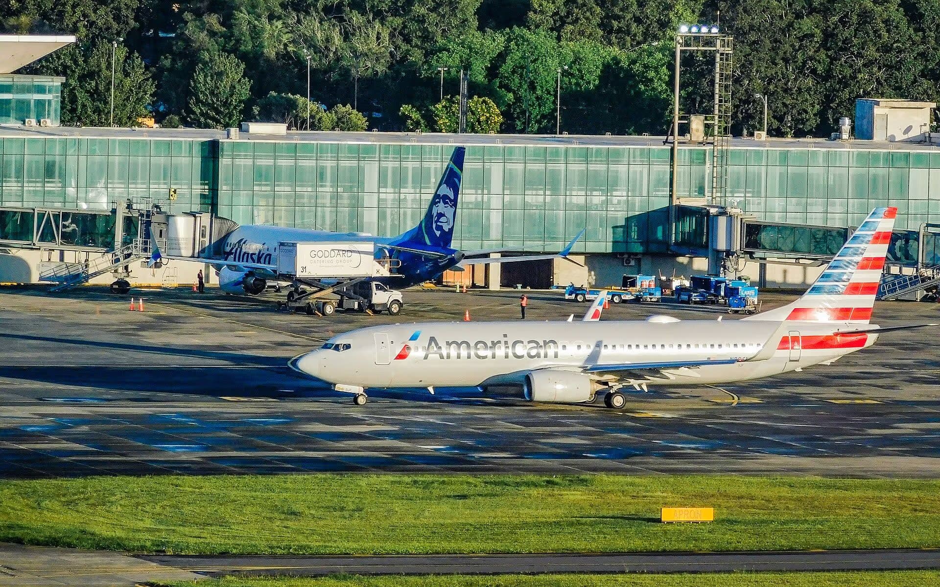 N886NN — Boeing at La Aurora International Airport