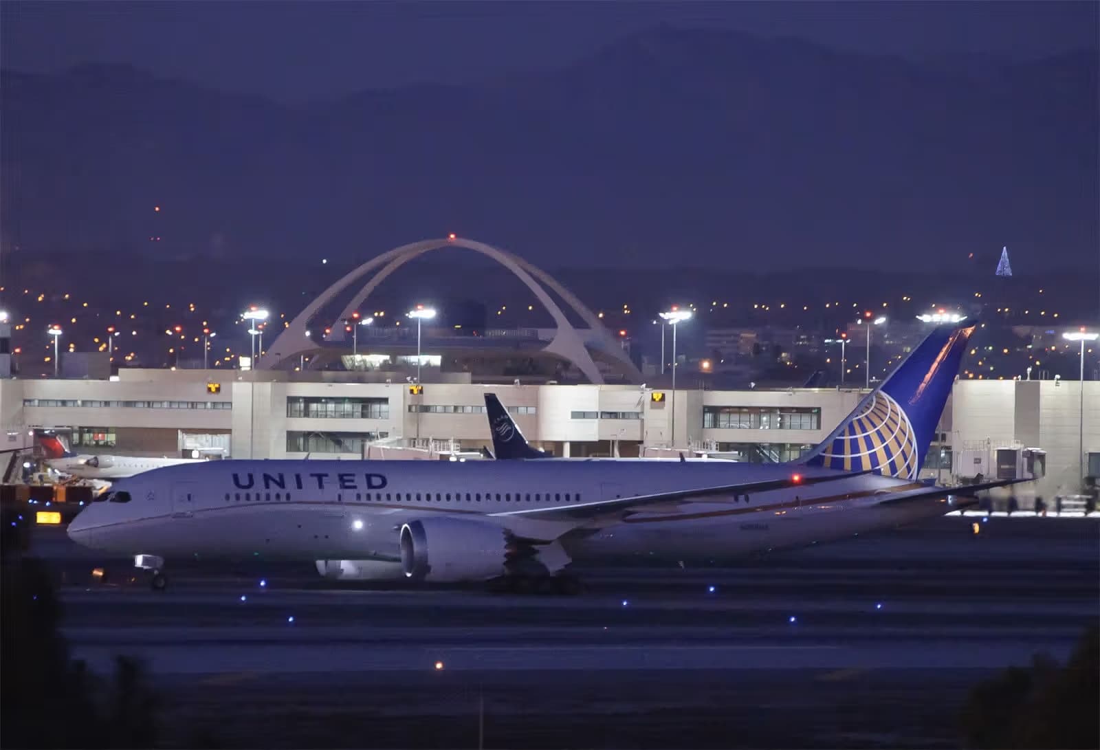 N26906 — Boeing