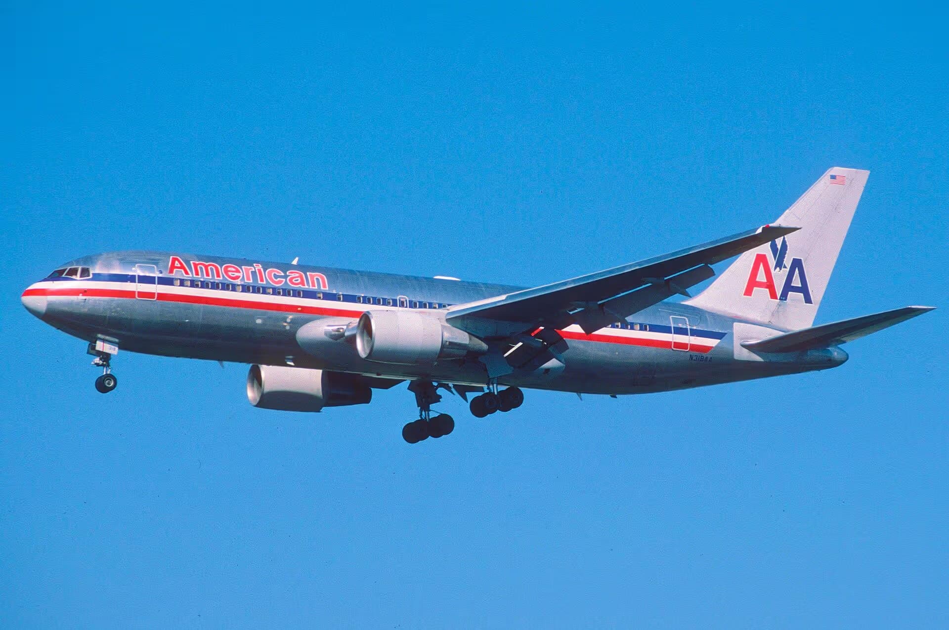 N319AA — Boeing