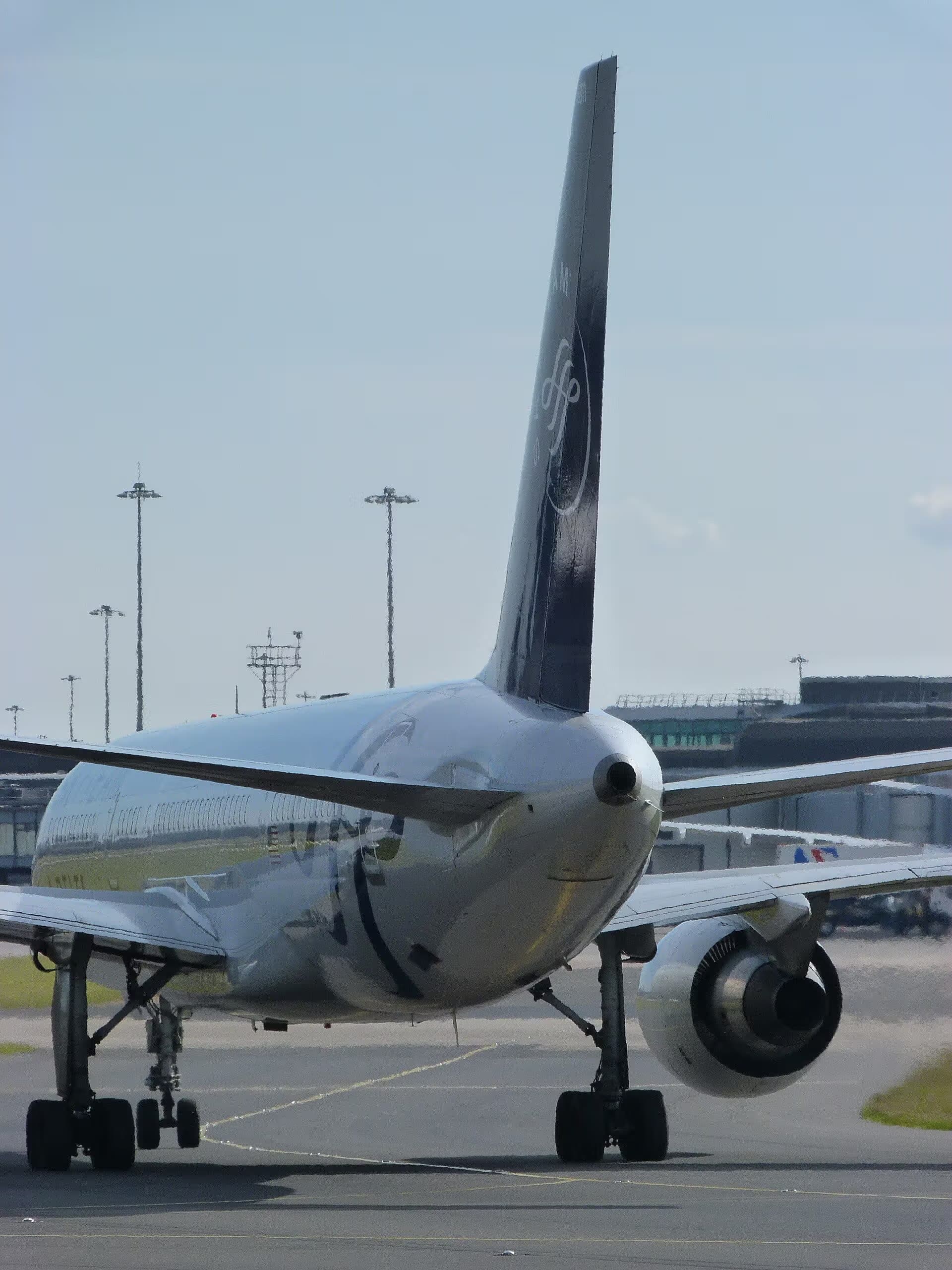 N705TW — Twin-engine aircraft