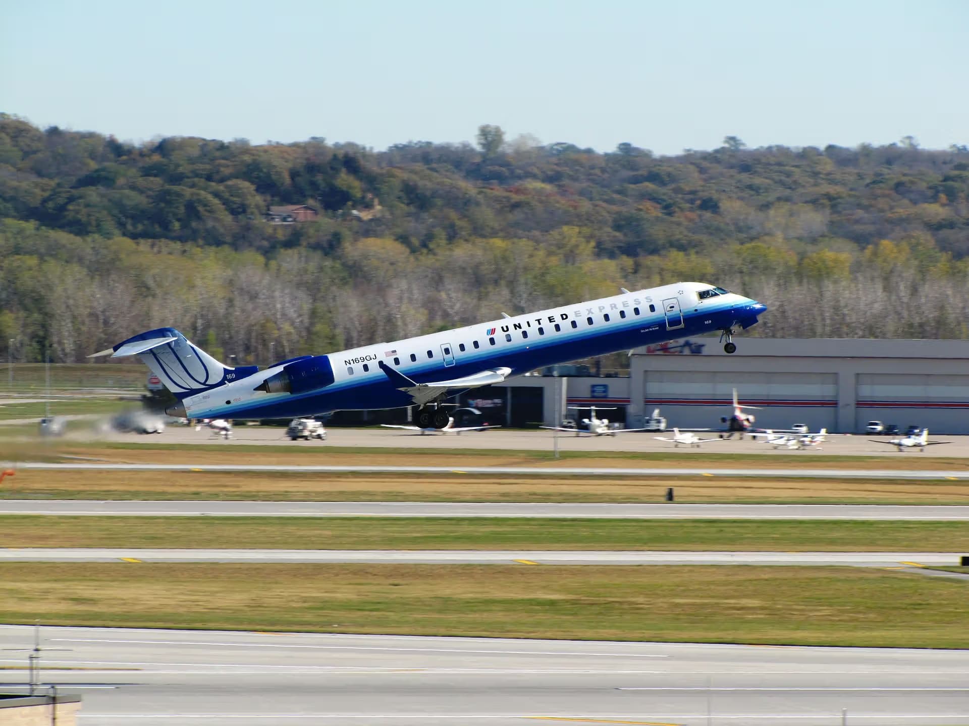 N169GJ — Bombardier