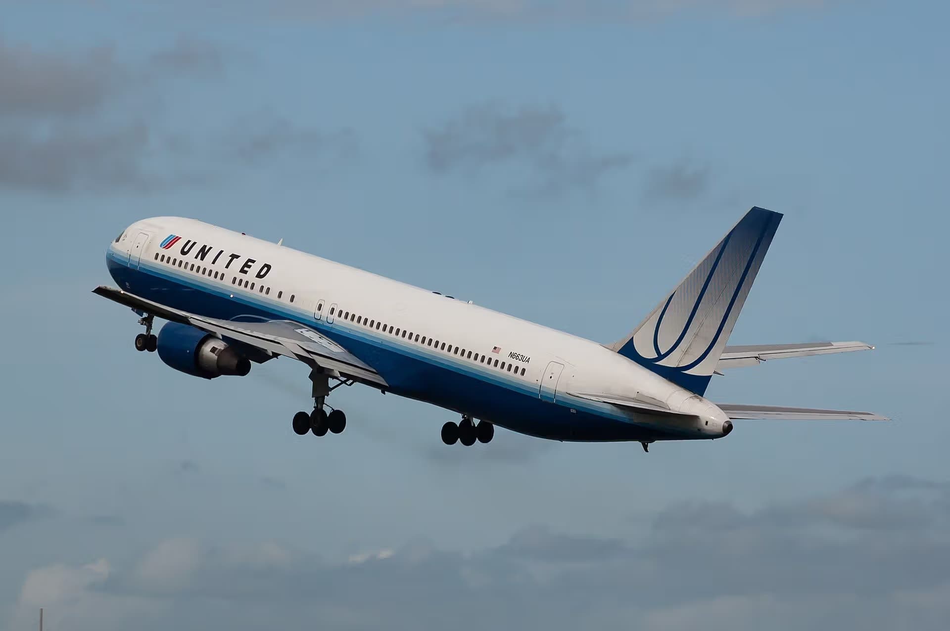 N663UA — Boeing