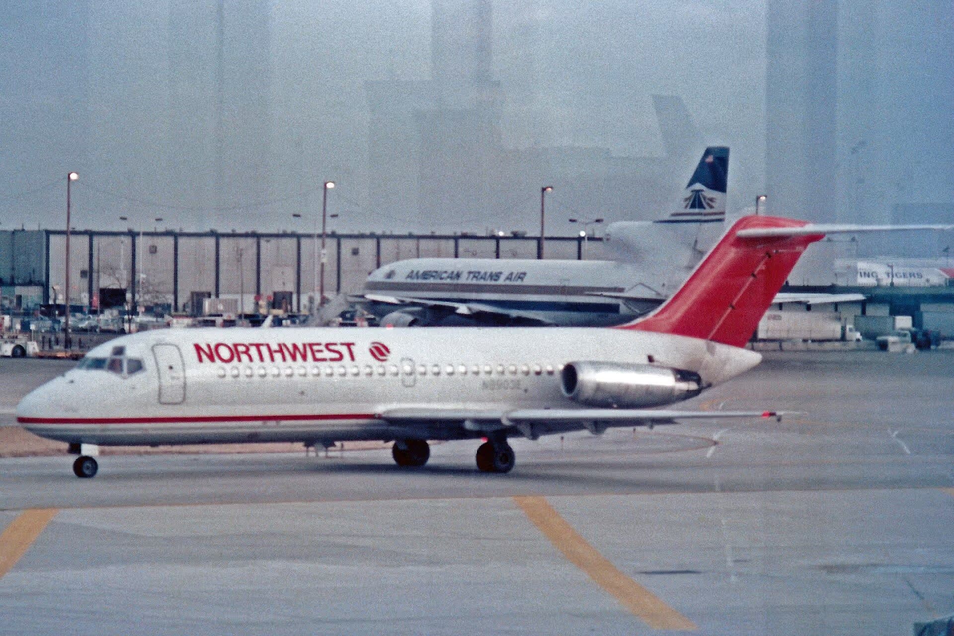 N8903E — Douglas