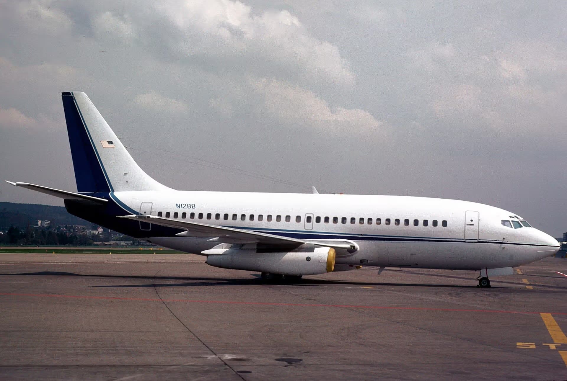 N1288 — Twin-engine aircraft