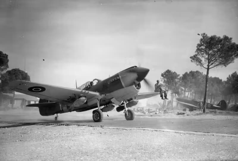 Unidentified — Single-engine aircraft