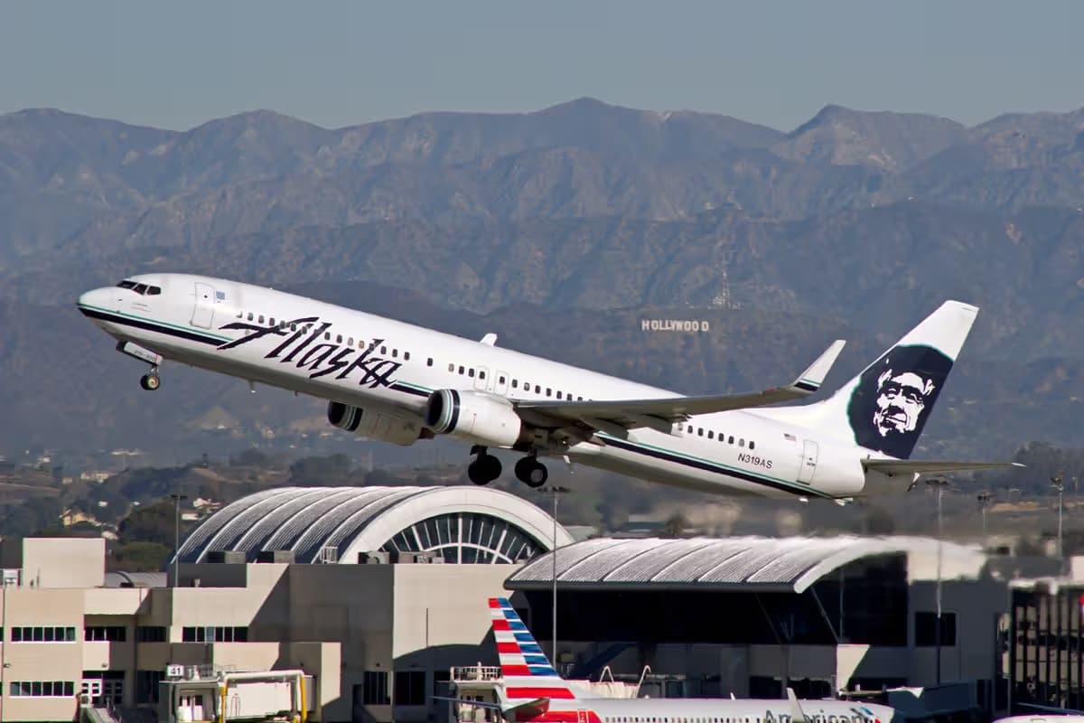N319AS — Boeing