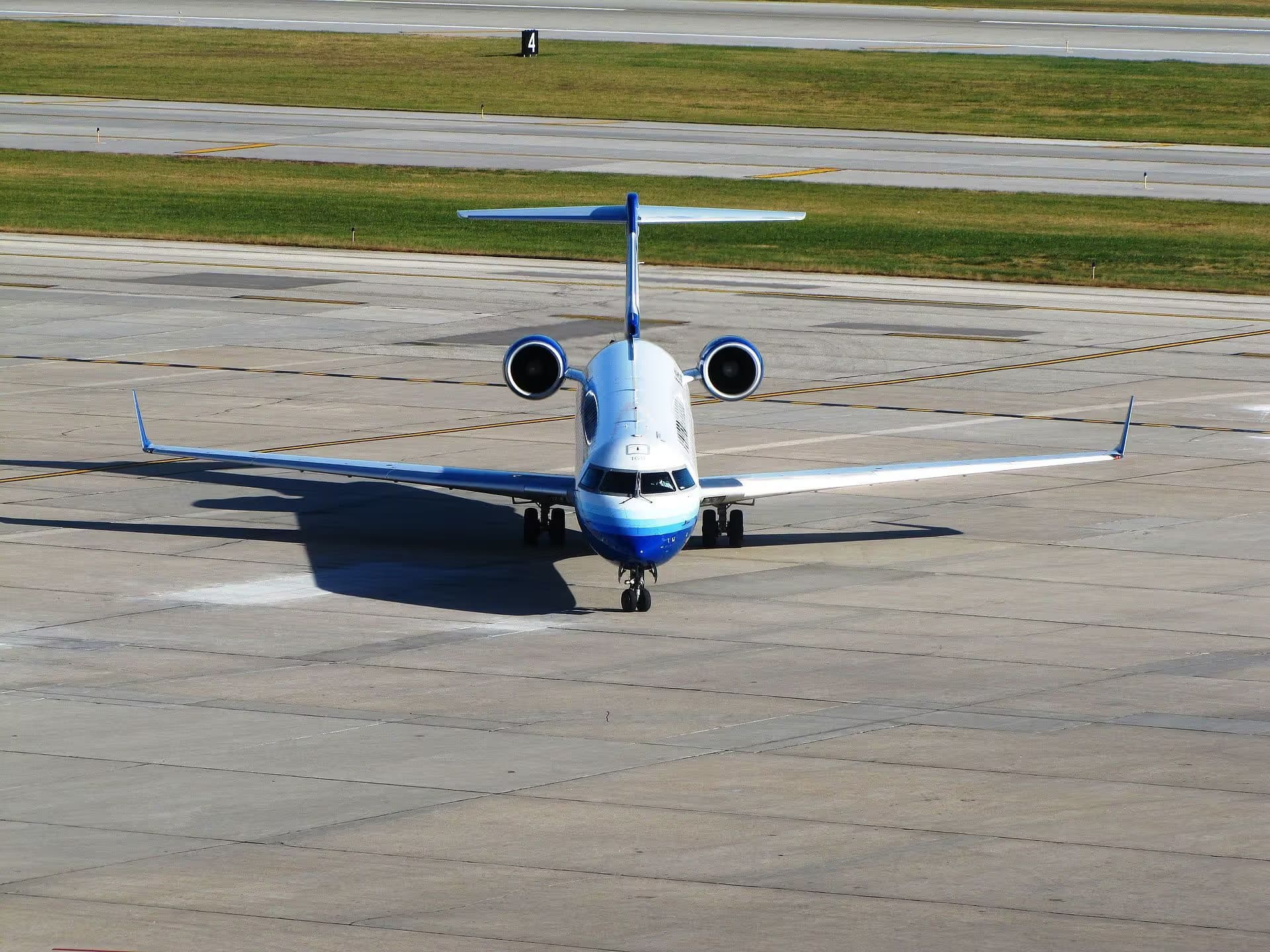 N169GJ — Twin-engine aircraft