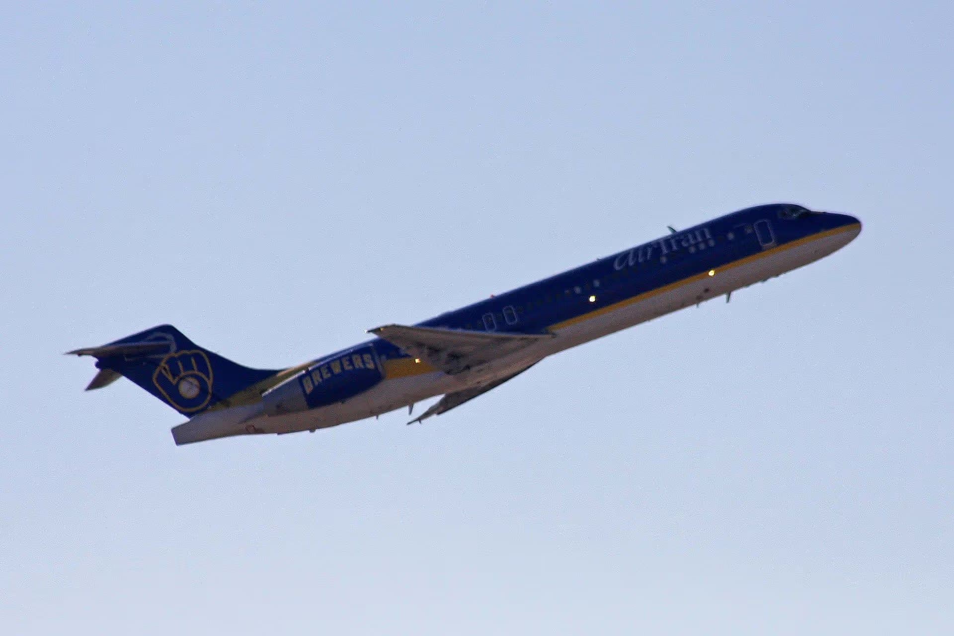 N932AT — Boeing