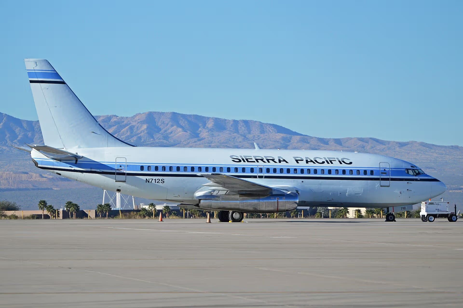 N712S — Twin-engine aircraft